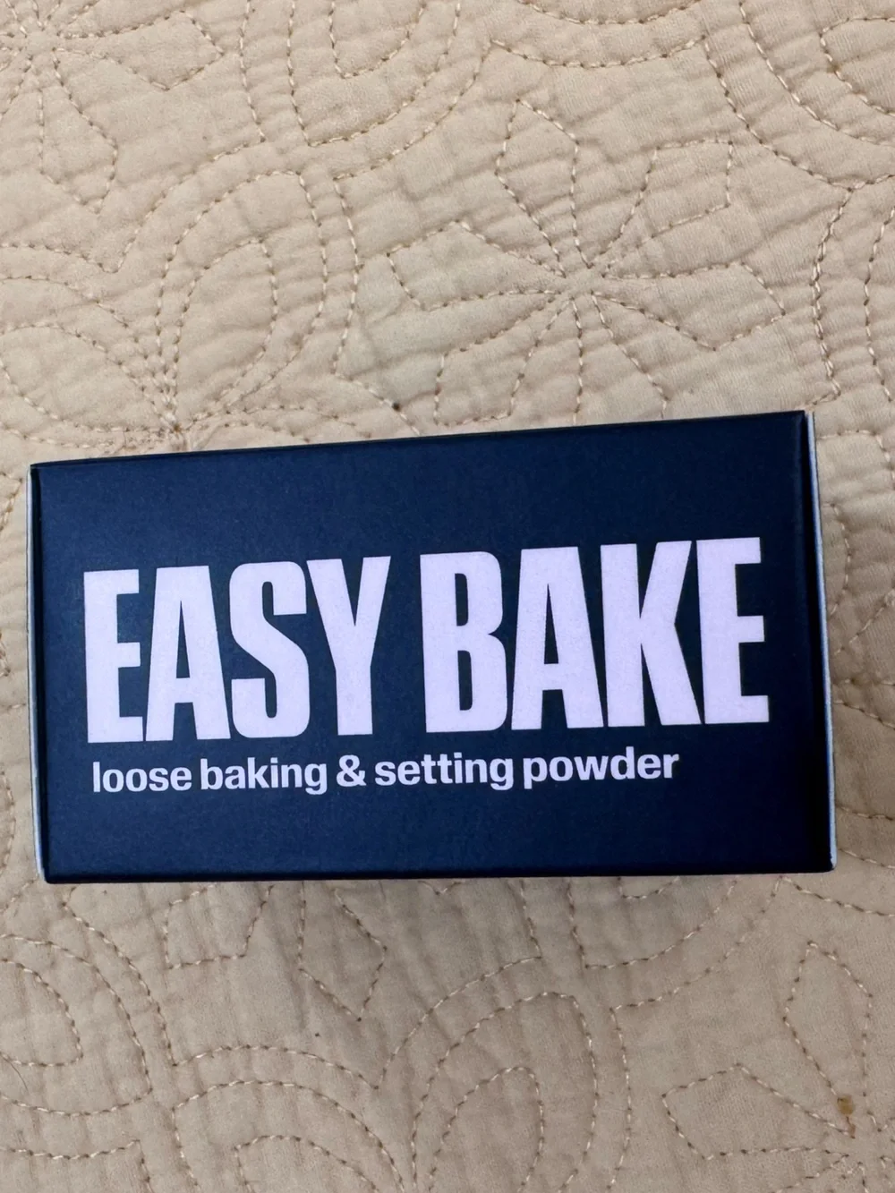 HUDA BEAUTY Easy Bake Loose Powder in Cherry Blossom Cake